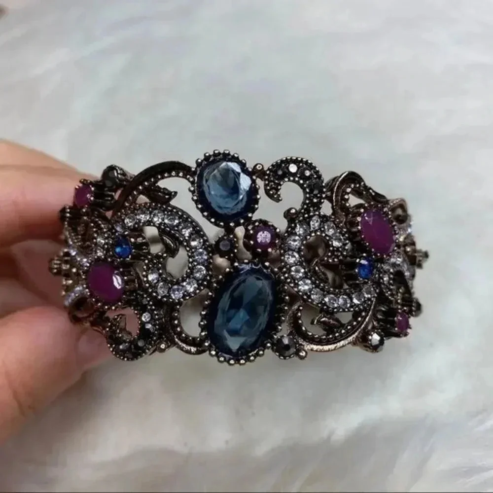 - Vintage multicolor women bracelet NEW